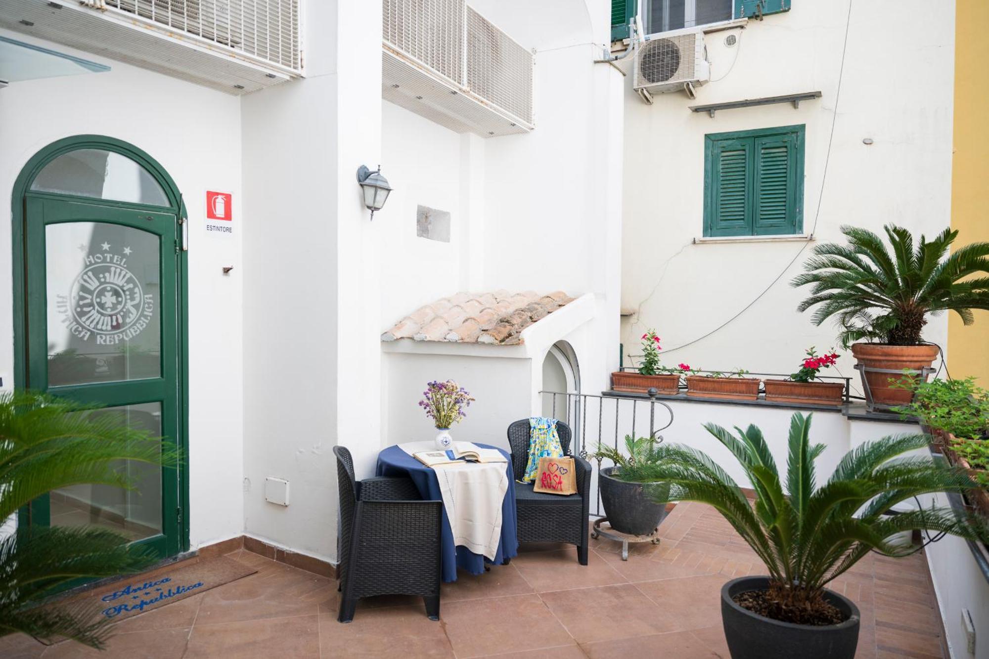 Aparthotel Antica Repubblica In Amalfi Center At 100Mt From The Sea Exteriör bild